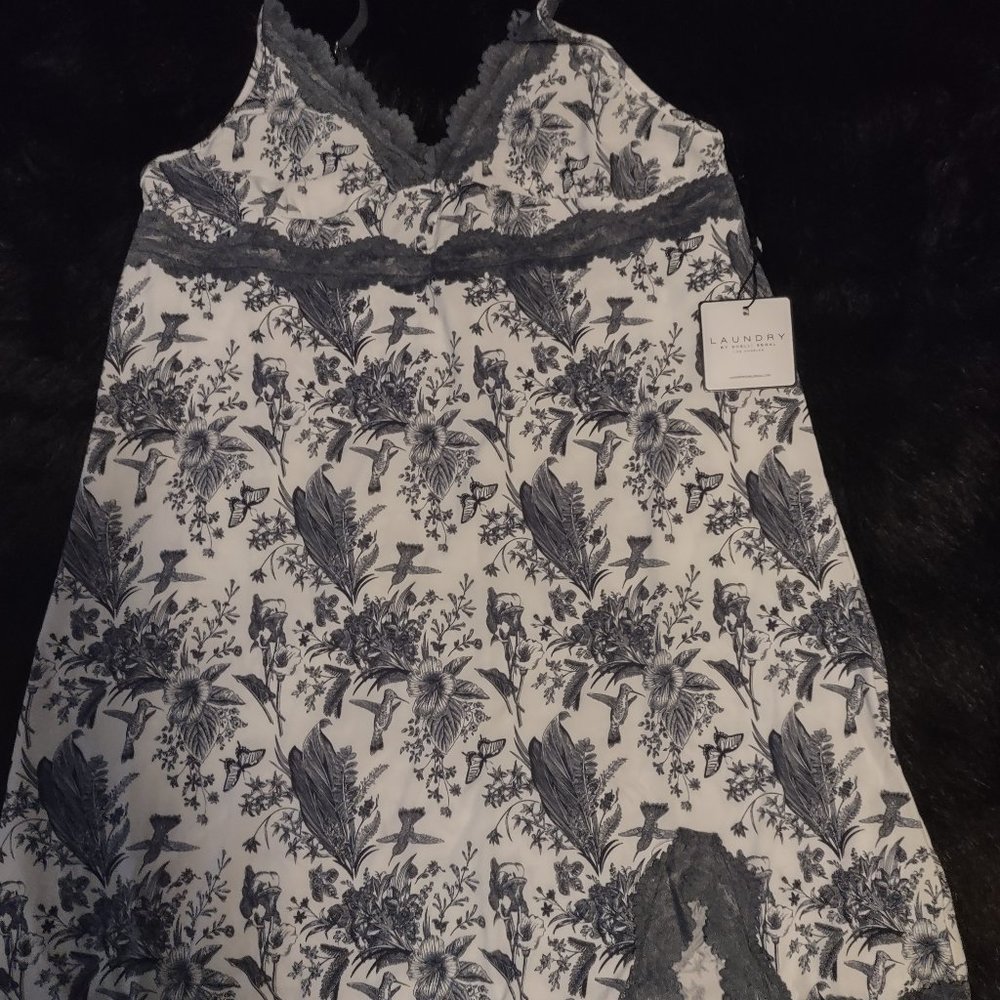Laundry by Shelli Segal Chemise w/ Lace Trim Detail